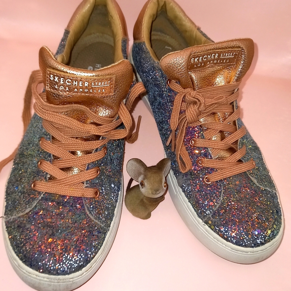 SKECHERS Rose Gold  glitter lace up low top sneakers us women's size 9 EUC